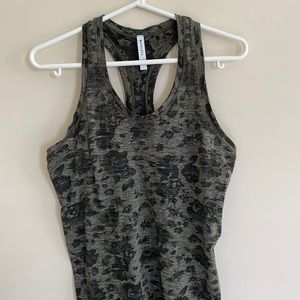 Athleta Momentum Tank